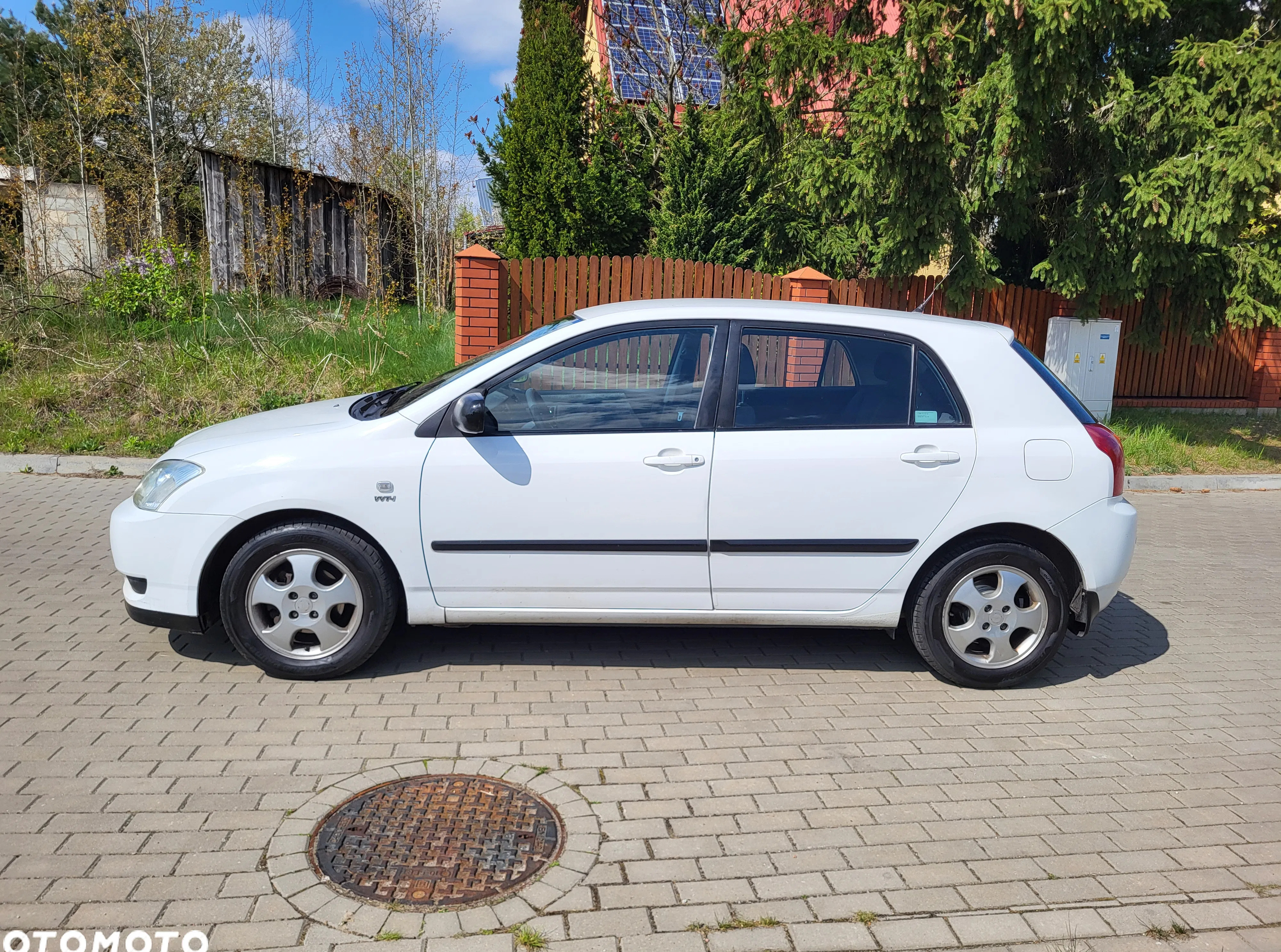 zachodniopomorskie Toyota Corolla cena 8200 przebieg: 275486, rok produkcji 2004 z Warszawa